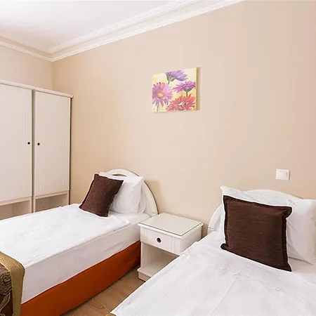 Hotel Laguna 3*