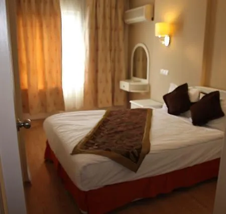 Hotel Laguna 3*
