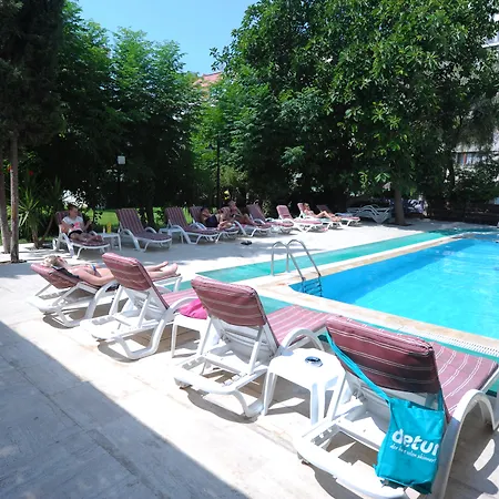 Laguna Hotel 3*